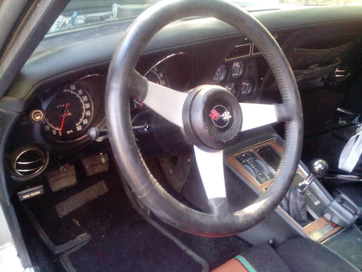 Unknown-Corvette-t-coupe-1974-silver-4