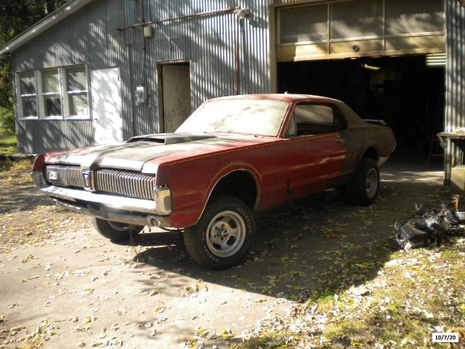 Unknown-Cougar-1967-Red-10