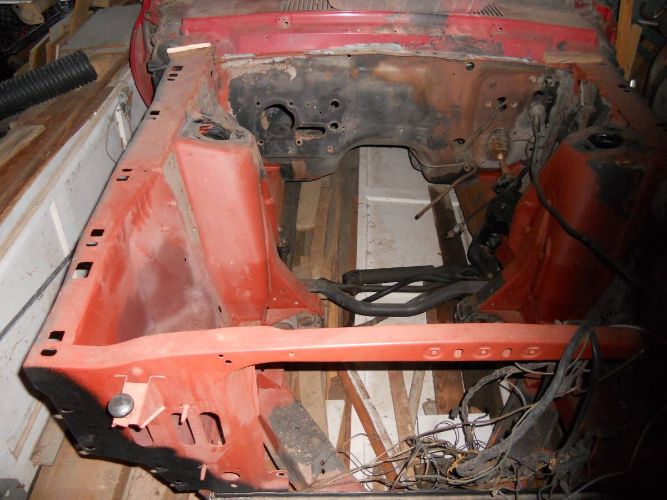 Unknown-Cougar-1967-Red-4