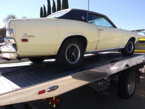 Unknown-Cougar-1969-Yellow-11
