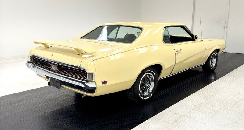 Unknown-Cougar-1969-Yellow-Black-10