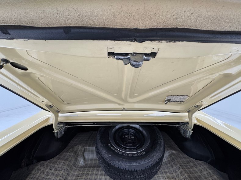 Unknown-Cougar-1969-Yellow-Black-30