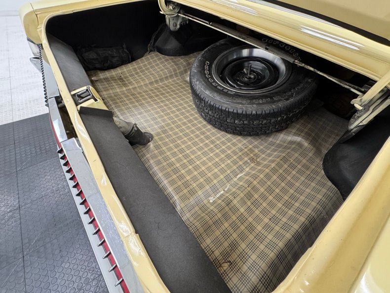 Unknown-Cougar-1969-Yellow-Black-33