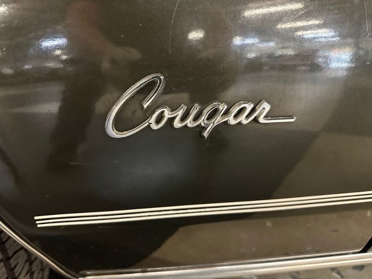 Unknown-Cougar-xr7-1971-Dark-Green-Metalli-Black-4