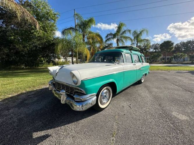 Unknown-Country-sedan-1956-Green-White-1