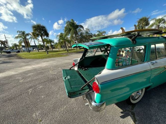 Unknown-Country-sedan-1956-Green-White-11