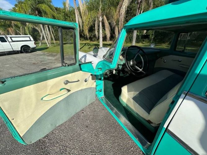 Unknown-Country-sedan-1956-Green-White-12