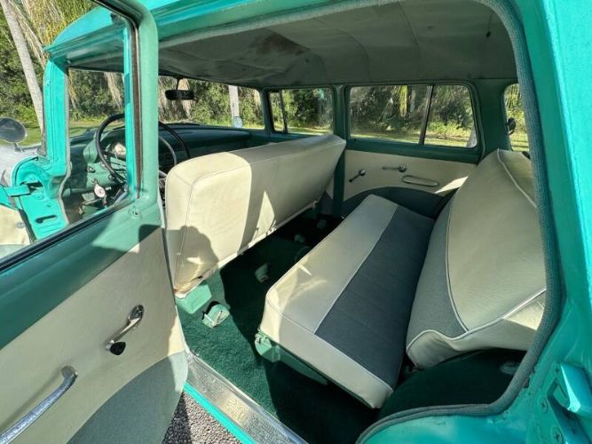 Unknown-Country-sedan-1956-Green-White-13