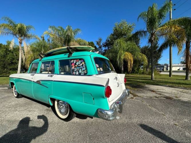 Unknown-Country-sedan-1956-Green-White-14