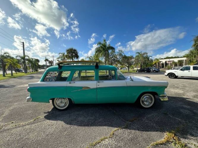 Unknown-Country-sedan-1956-Green-White-18