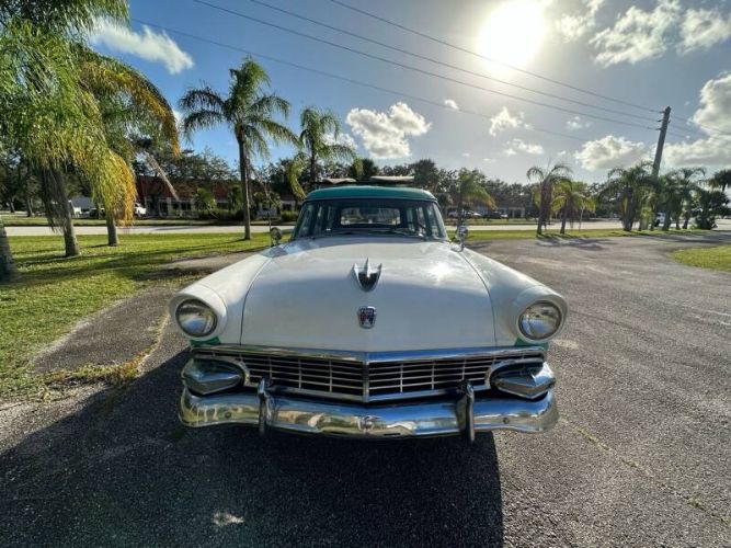 Unknown-Country-sedan-1956-Green-White-19