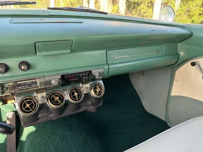 Unknown-Country-sedan-1956-Green-White-4