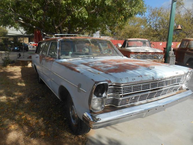 Unknown-Country-sedan-1966-Blue-19
