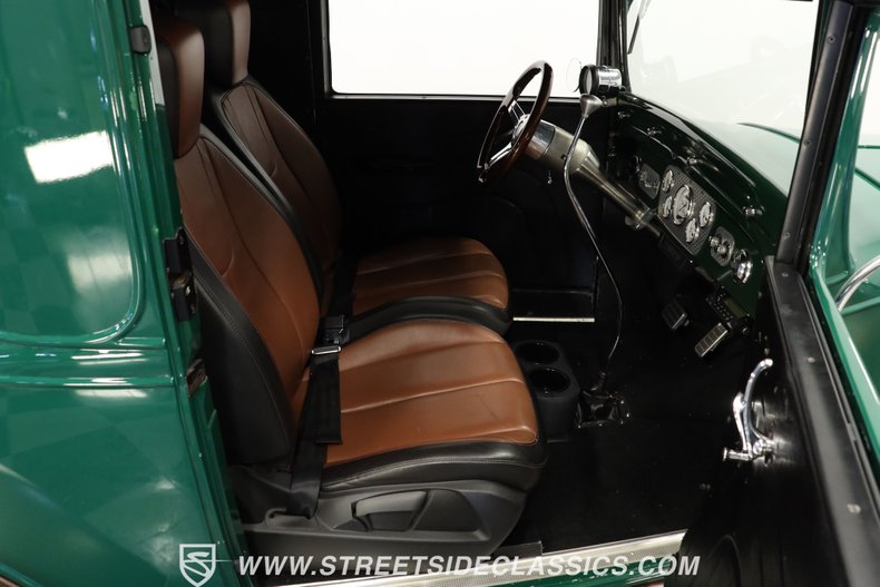 Unknown-Coupe-1931-GreenCopper-Brown-41