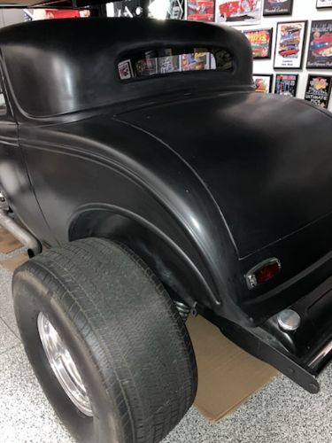 Unknown-Coupe-1932-Black-Tan-10
