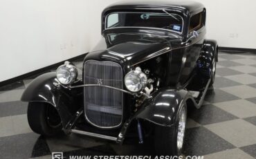 Unknown-Coupe-1932-Black-Tan-25