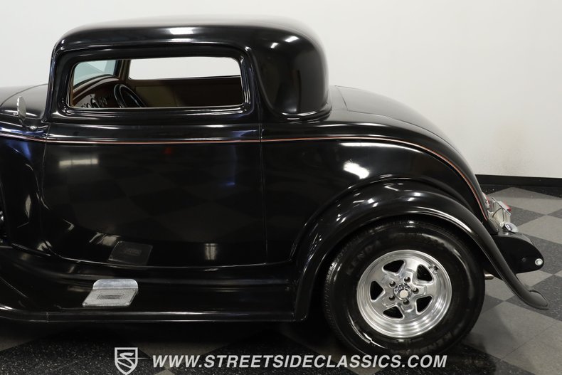 Unknown-Coupe-1932-Black-Tan-30