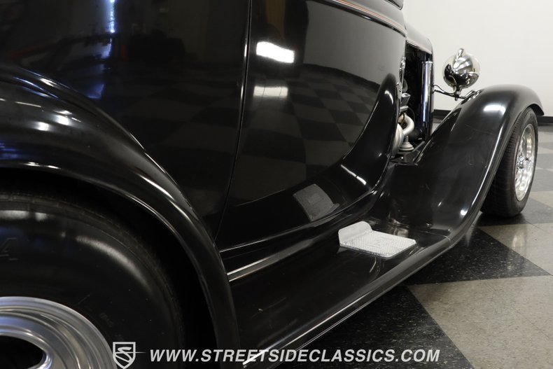 Unknown-Coupe-1932-Black-Tan-33