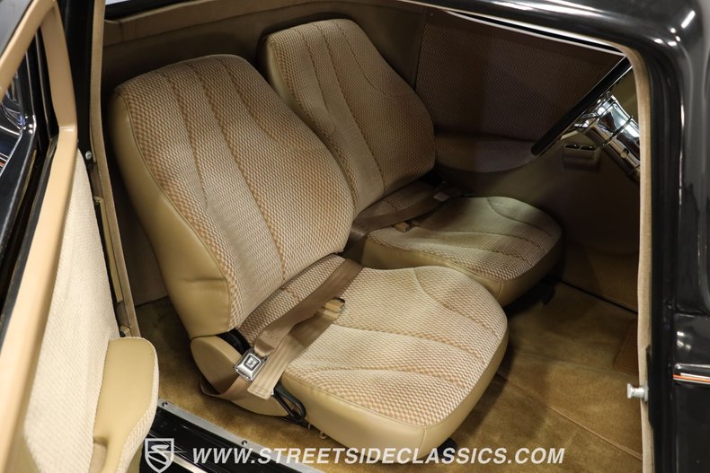 Unknown-Coupe-1932-Black-Tan-36