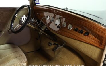 Unknown-Coupe-1932-Black-Tan-38
