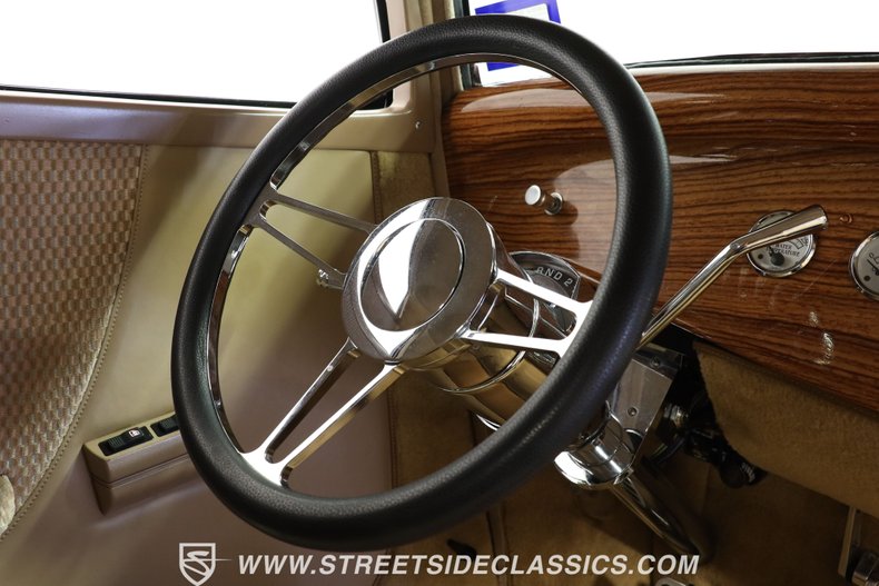 Unknown-Coupe-1932-Black-Tan-39