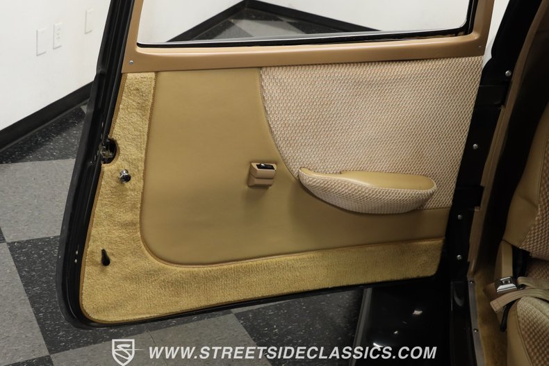 Unknown-Coupe-1932-Black-Tan-41