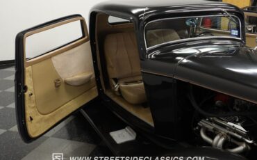 Unknown-Coupe-1932-Black-Tan-42