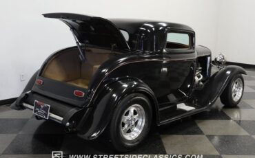 Unknown-Coupe-1932-Black-Tan-43