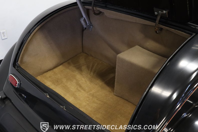 Unknown-Coupe-1932-Black-Tan-44