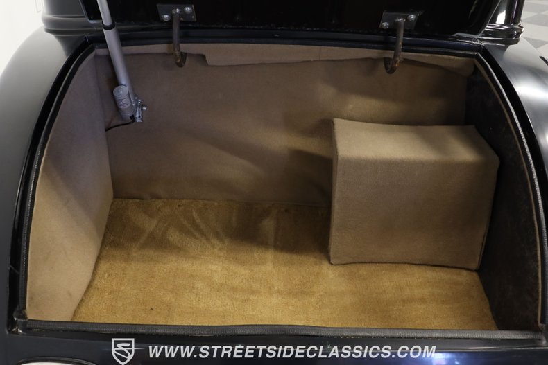 Unknown-Coupe-1932-Black-Tan-45