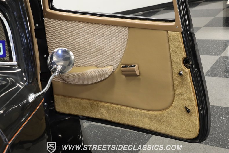 Unknown-Coupe-1932-Black-Tan-9
