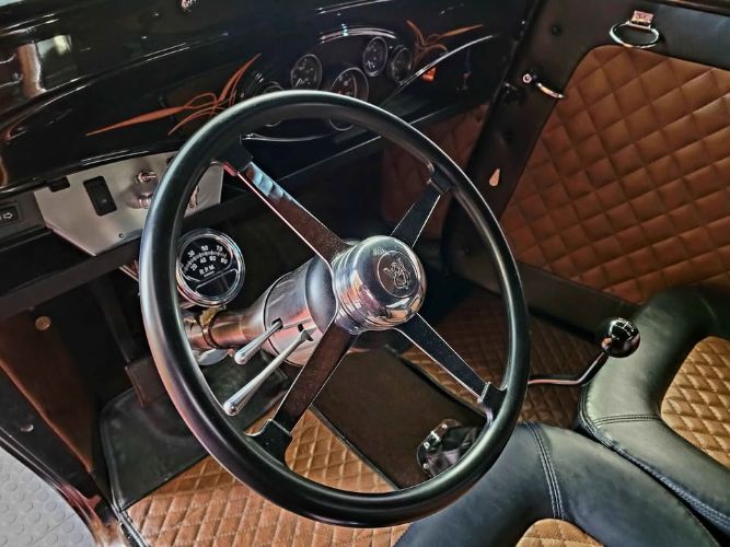 Unknown-Coupe-1933-Root-Beer-Brown-12