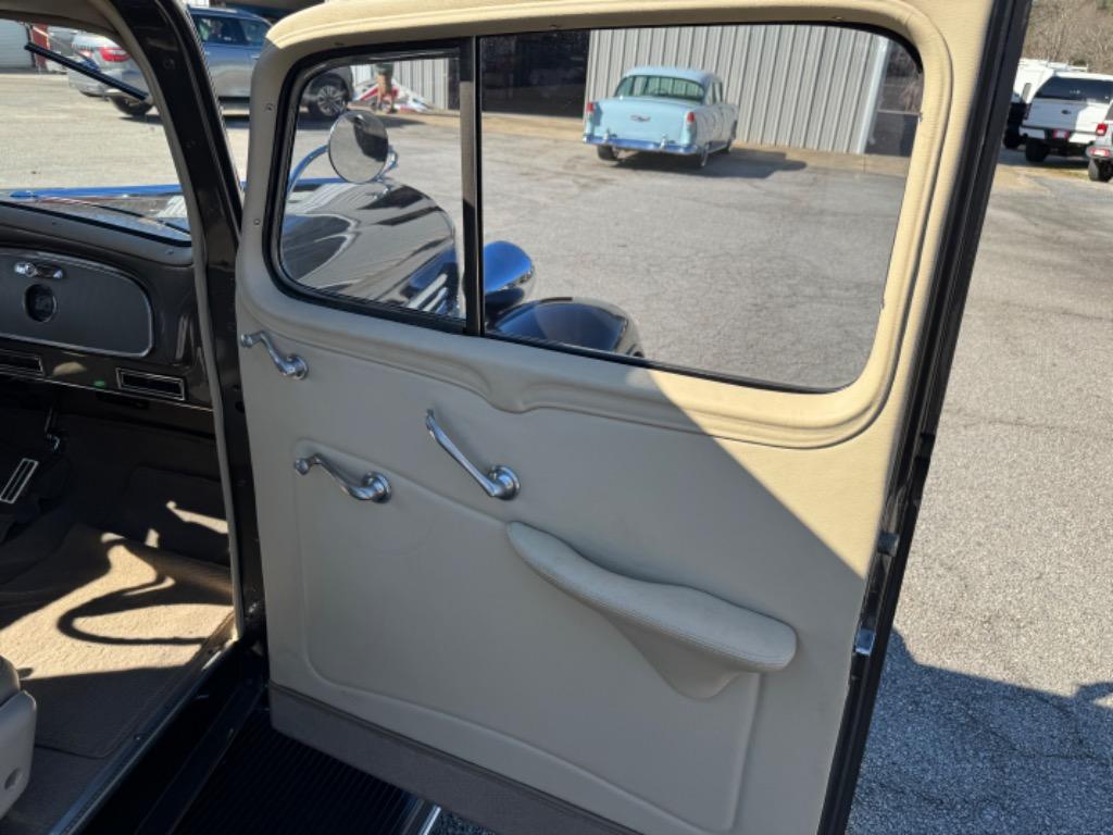 Unknown-Coupe-1934-Silver-Gray-leather-45
