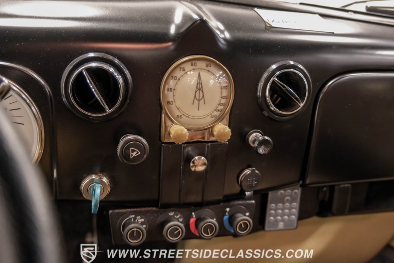 Unknown-Coupe-1937-Black-Tan-40