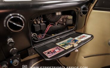 Unknown-Coupe-1937-Black-Tan-41