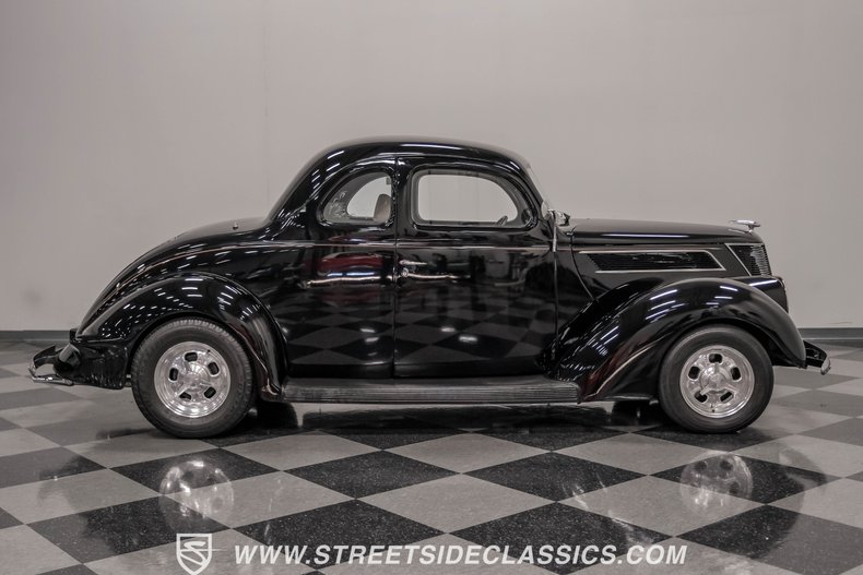 Unknown-Coupe-1937-Black-Tan-7