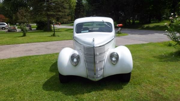 Unknown-Coupe-1938-White-RedTan-3