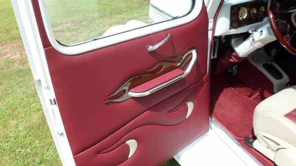 Unknown-Coupe-1938-White-RedTan-5
