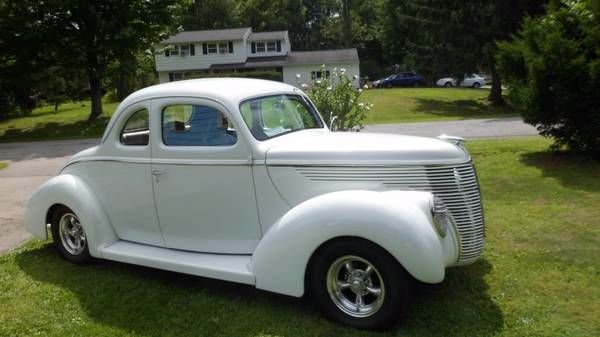 Unknown-Coupe-1938-White-RedTan