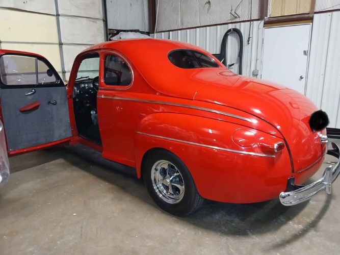 Unknown-Coupe-1941-Red-GrayRed-1