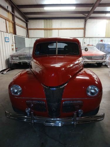 Unknown-Coupe-1941-Red-GrayRed-3