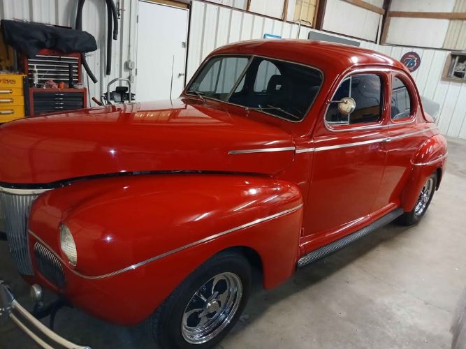 Unknown-Coupe-1941-Red-GrayRed-4