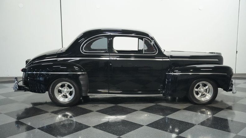 Unknown-Coupe-1946-Black-Red-and-Black-18