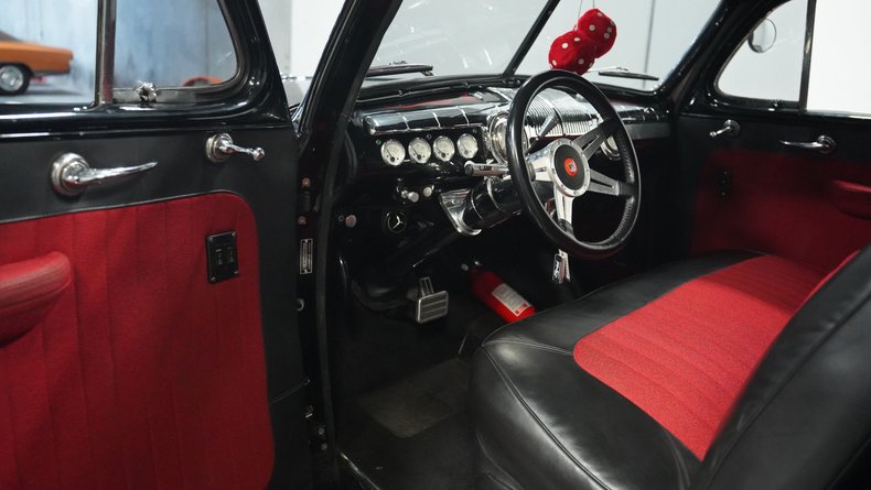 Unknown-Coupe-1946-Black-Red-and-Black-2