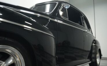 Unknown-Coupe-1946-Black-Red-and-Black-26