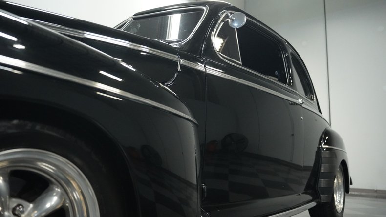 Unknown-Coupe-1946-Black-Red-and-Black-26