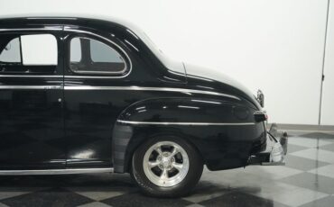 Unknown-Coupe-1946-Black-Red-and-Black-28