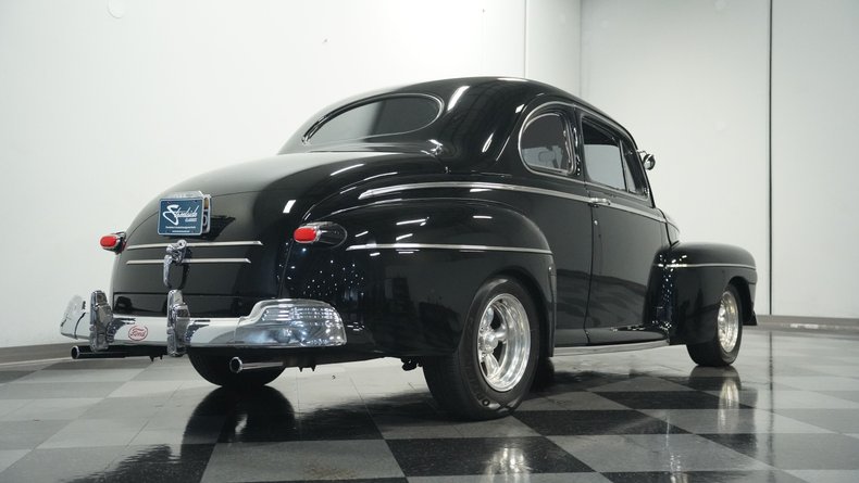 Unknown-Coupe-1946-Black-Red-and-Black-30