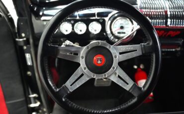 Unknown-Coupe-1946-Black-Red-and-Black-36
