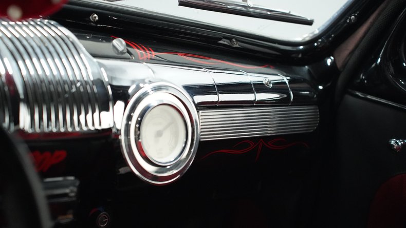 Unknown-Coupe-1946-Black-Red-and-Black-39